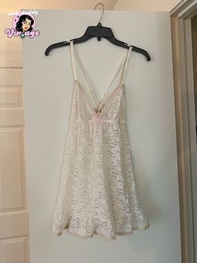 Vintage 2000s Victoria’s Secret white lace dress
